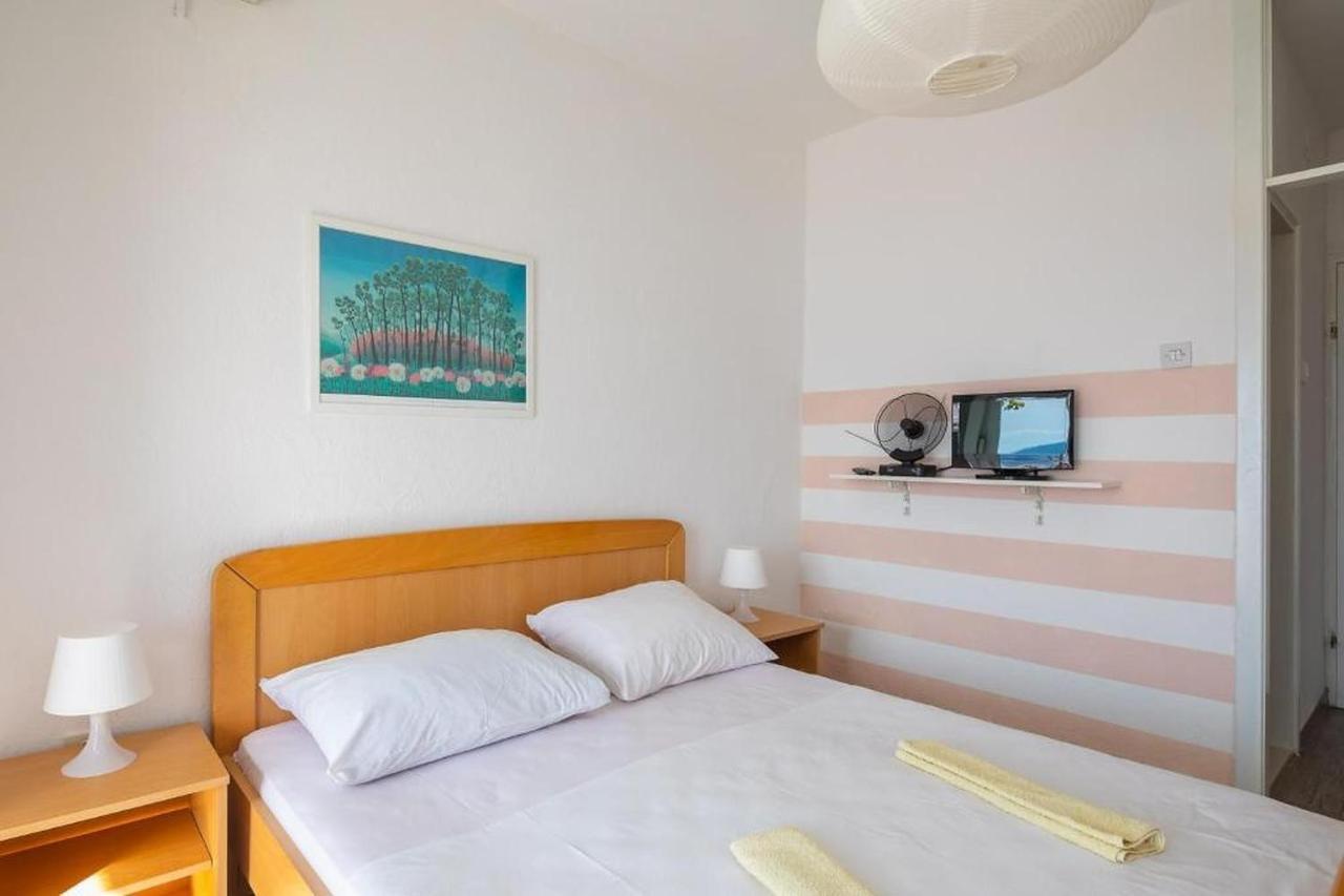 Apartments Roza オミシュ エクステリア 写真