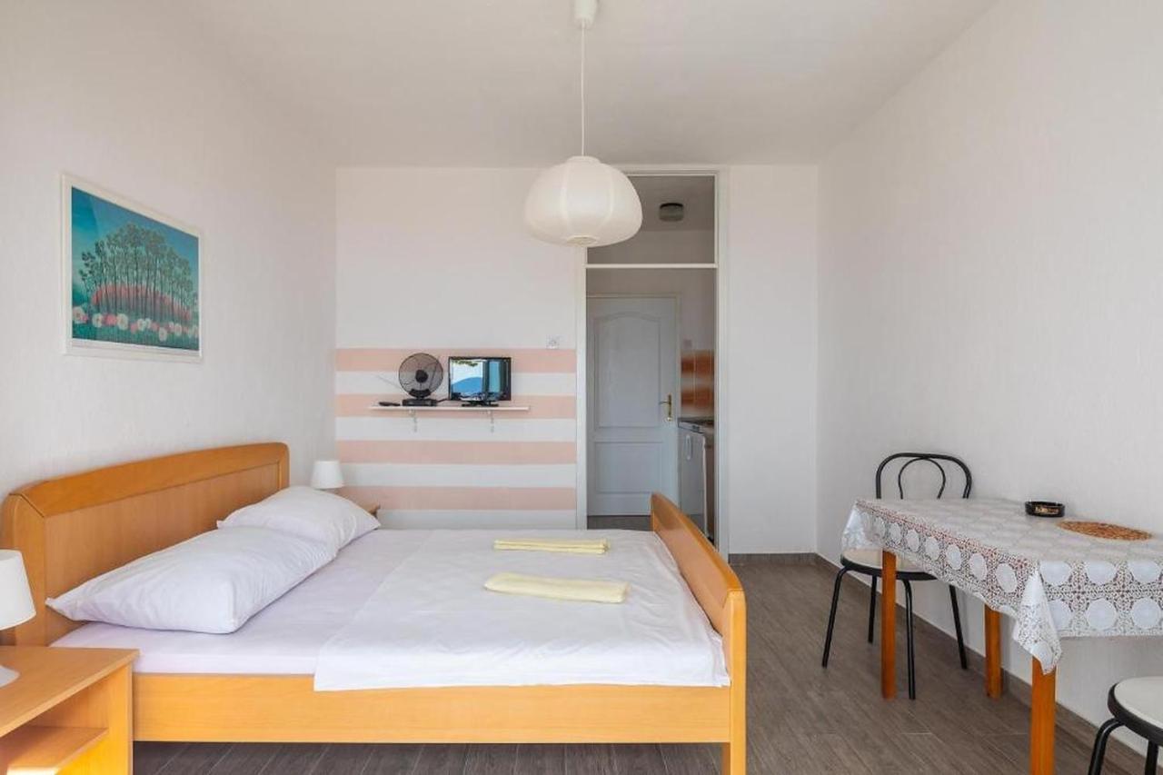 Apartments Roza オミシュ エクステリア 写真