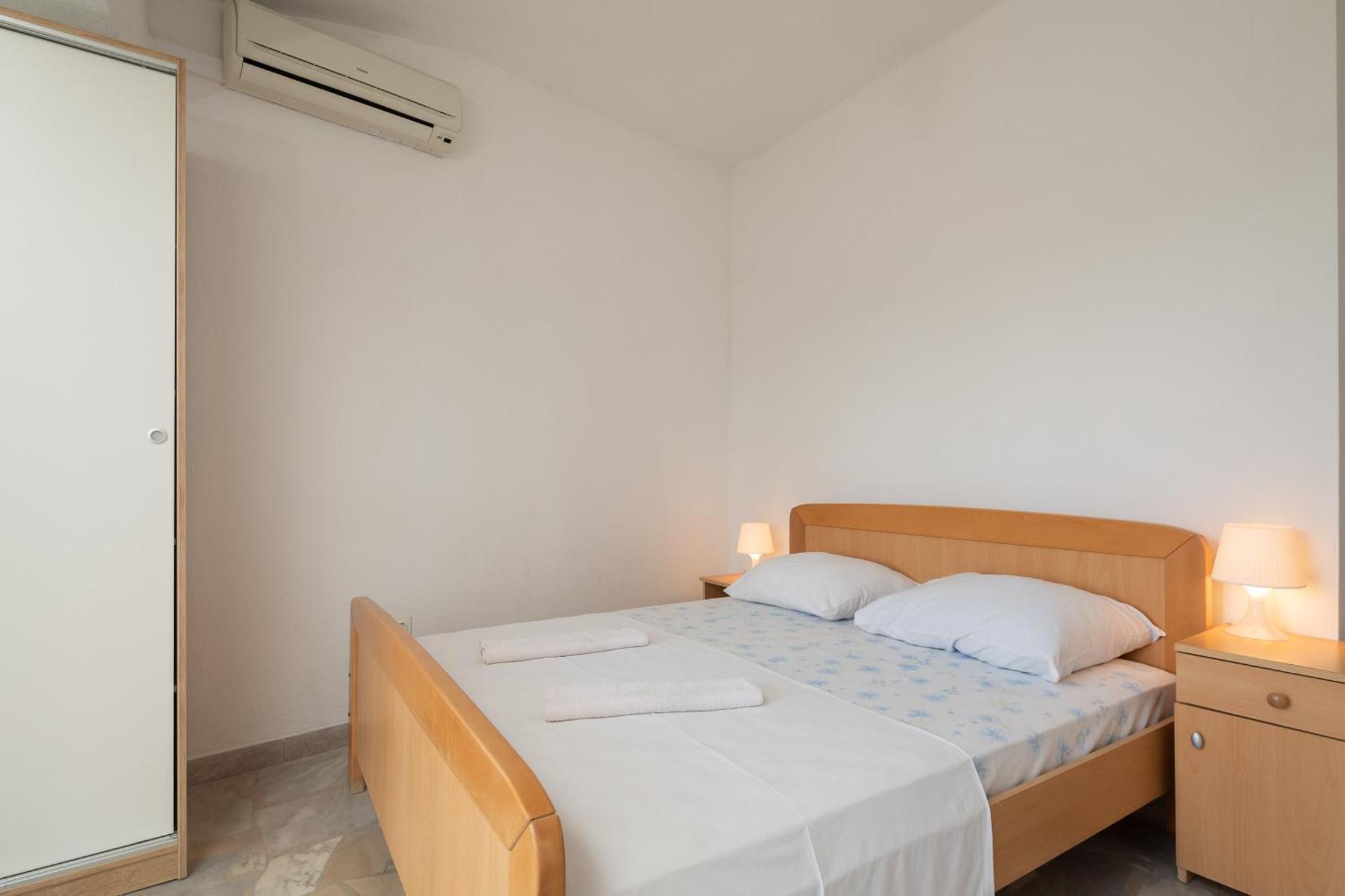 Apartments Roza オミシュ エクステリア 写真