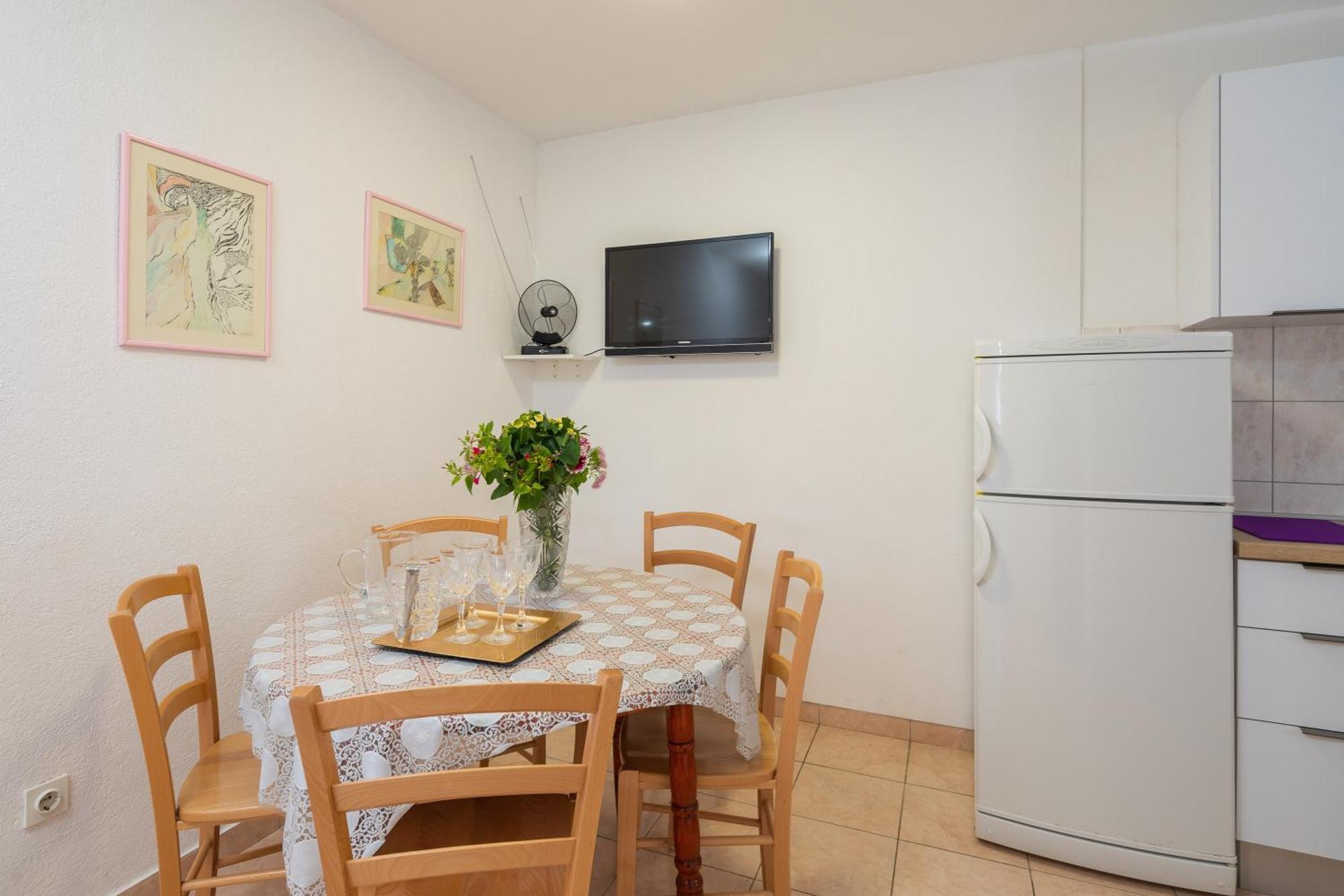 Apartments Roza オミシュ エクステリア 写真