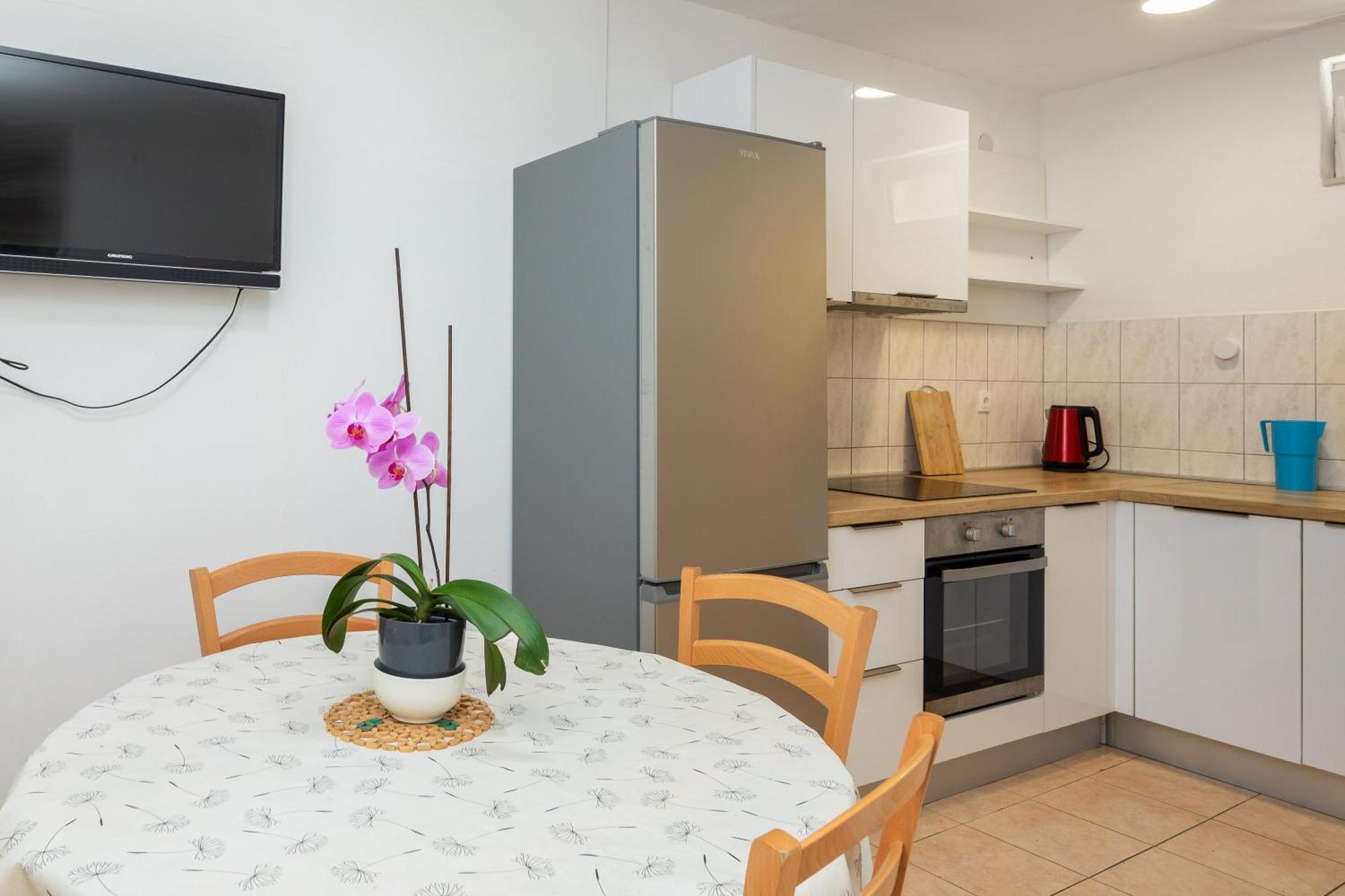 Apartments Roza オミシュ エクステリア 写真