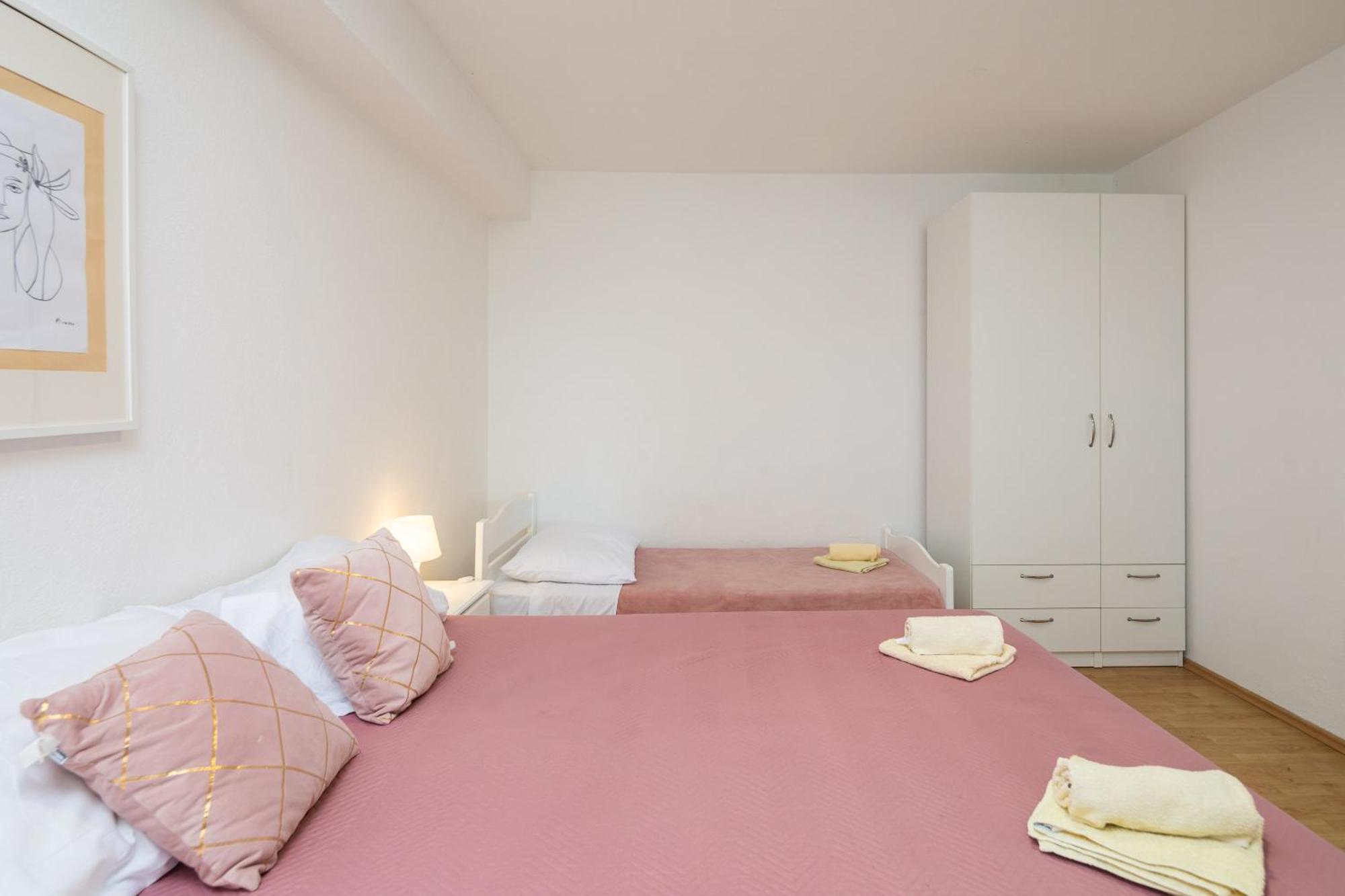 Apartments Roza オミシュ エクステリア 写真