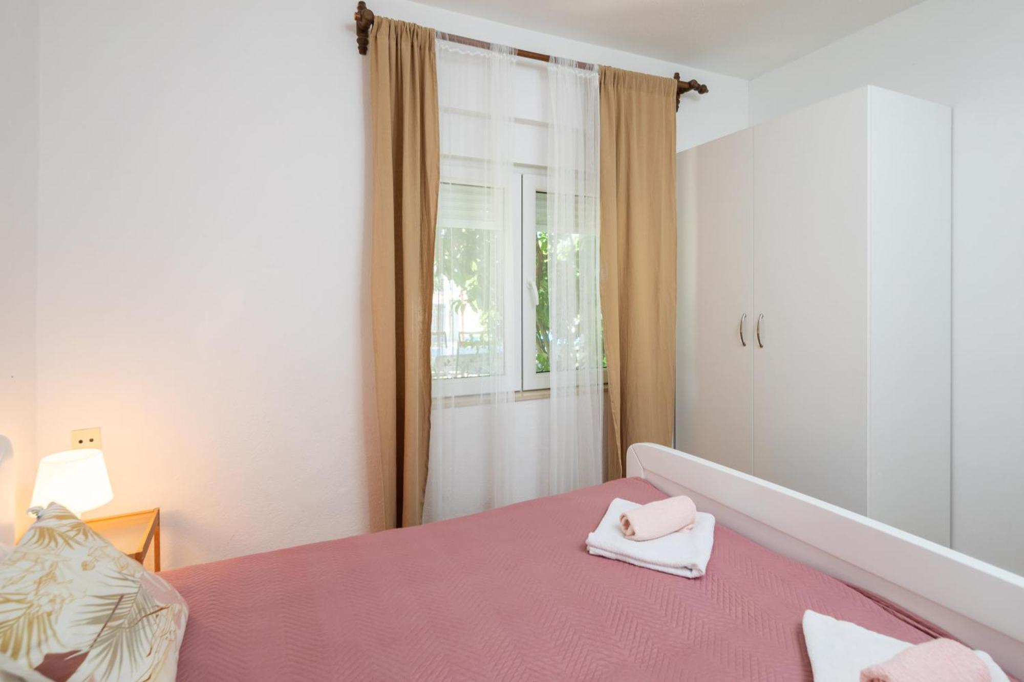 Apartments Roza オミシュ エクステリア 写真