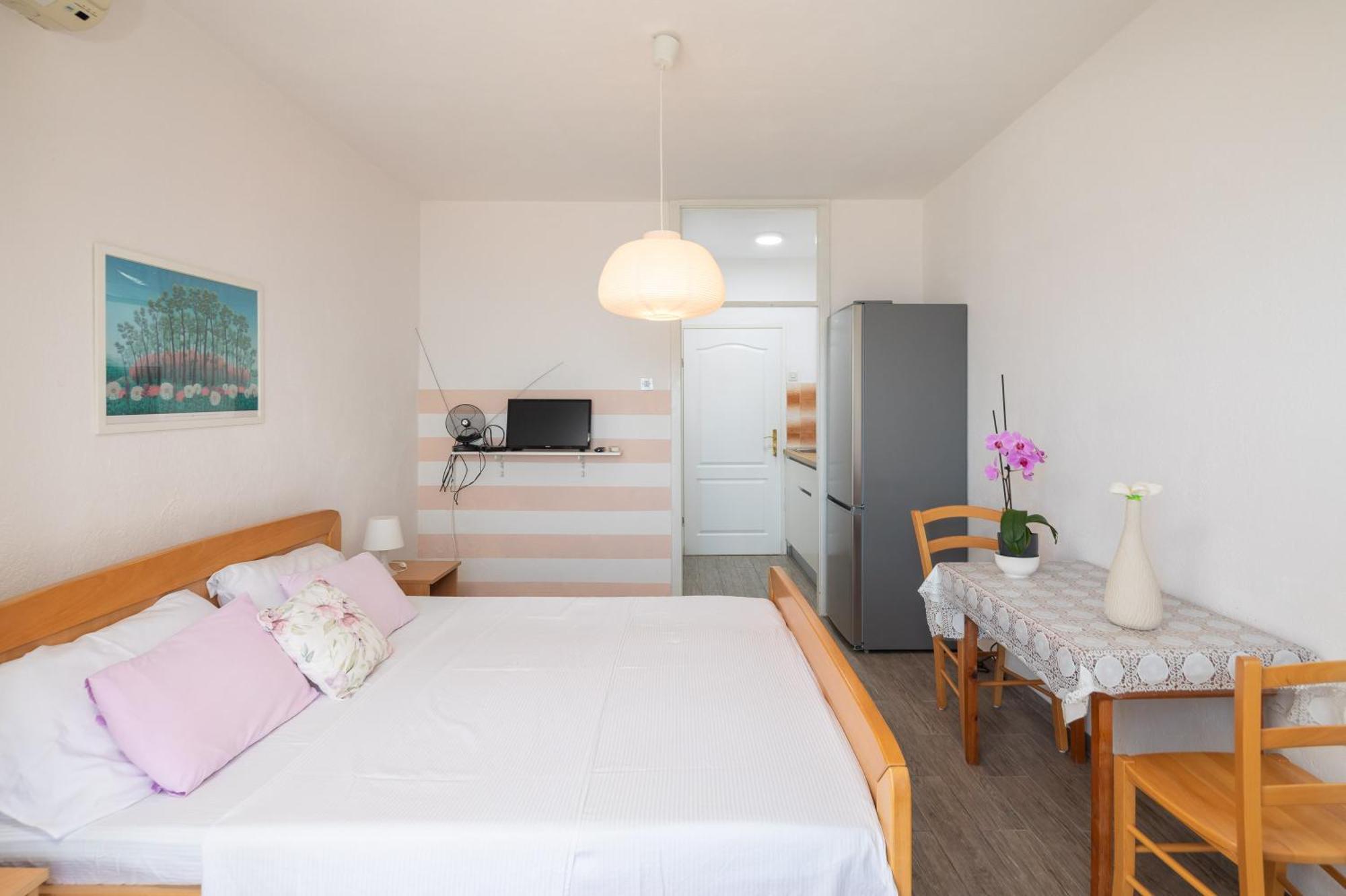 Apartments Roza オミシュ エクステリア 写真