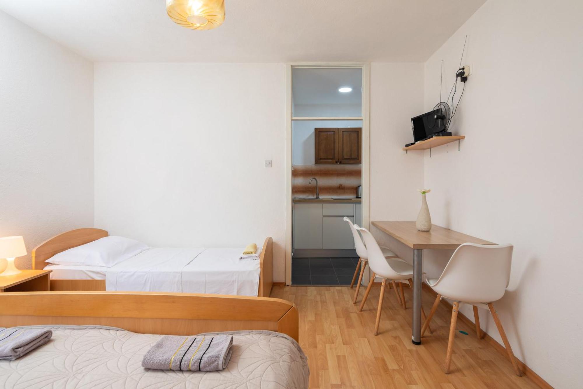 Apartments Roza オミシュ エクステリア 写真